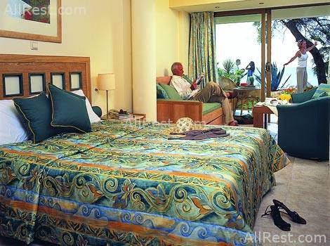 Sani Beach Hotel 8